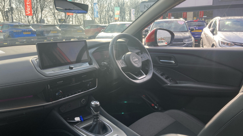 Nissan Qashqai 1.3 DiG-T MH N-Connecta 5dr Petrol Hatchback